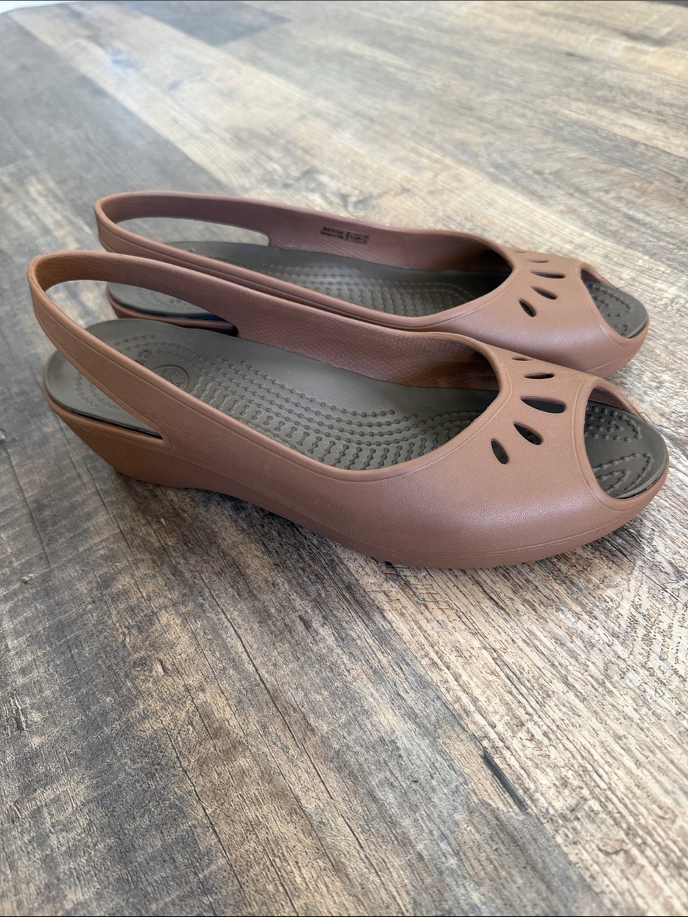 Crocs Women's US 9 Mabyn Slingback Comfort MiniWedge Sandals Brown Peep Toe